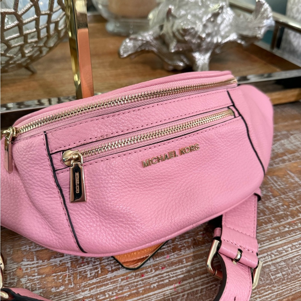 Michael Kors Mott Brandy Bubble Gum Pink Pebble Leather Belt Bag, Shoulder Bag - Picture 3 of 12